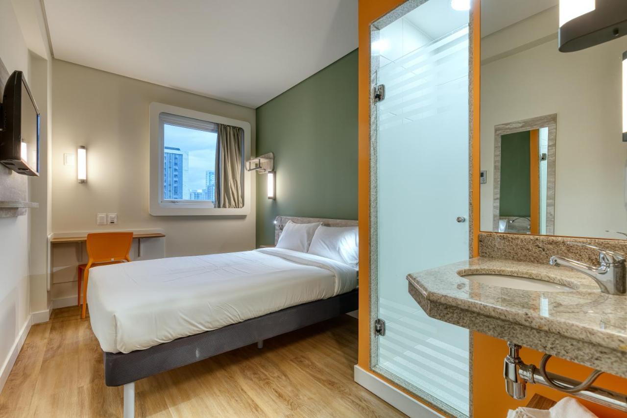 Ibis Budget Bh Savassi เบโลโอรีซอนชี ภายนอก รูปภาพ