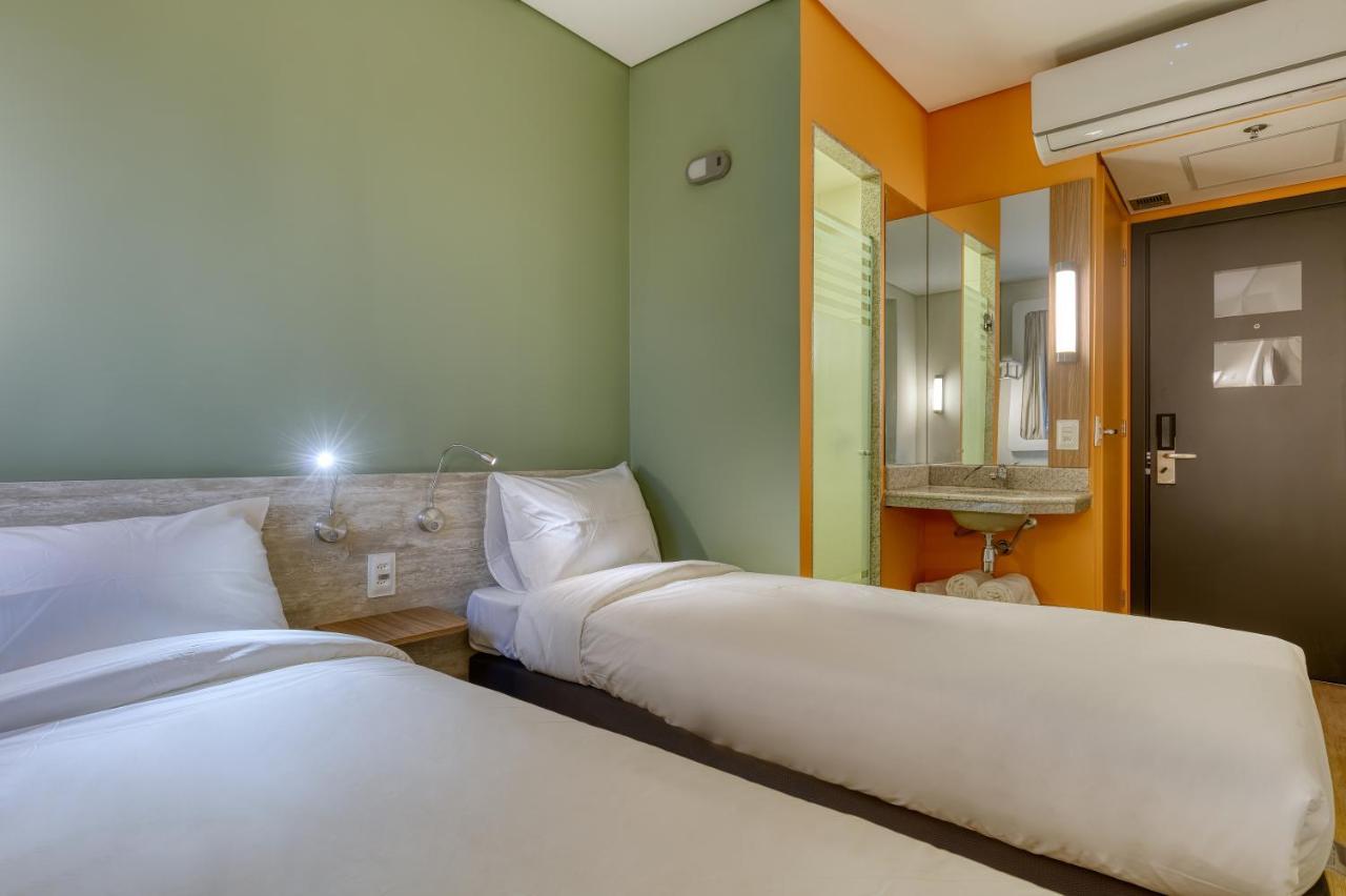 Ibis Budget Bh Savassi เบโลโอรีซอนชี ภายนอก รูปภาพ