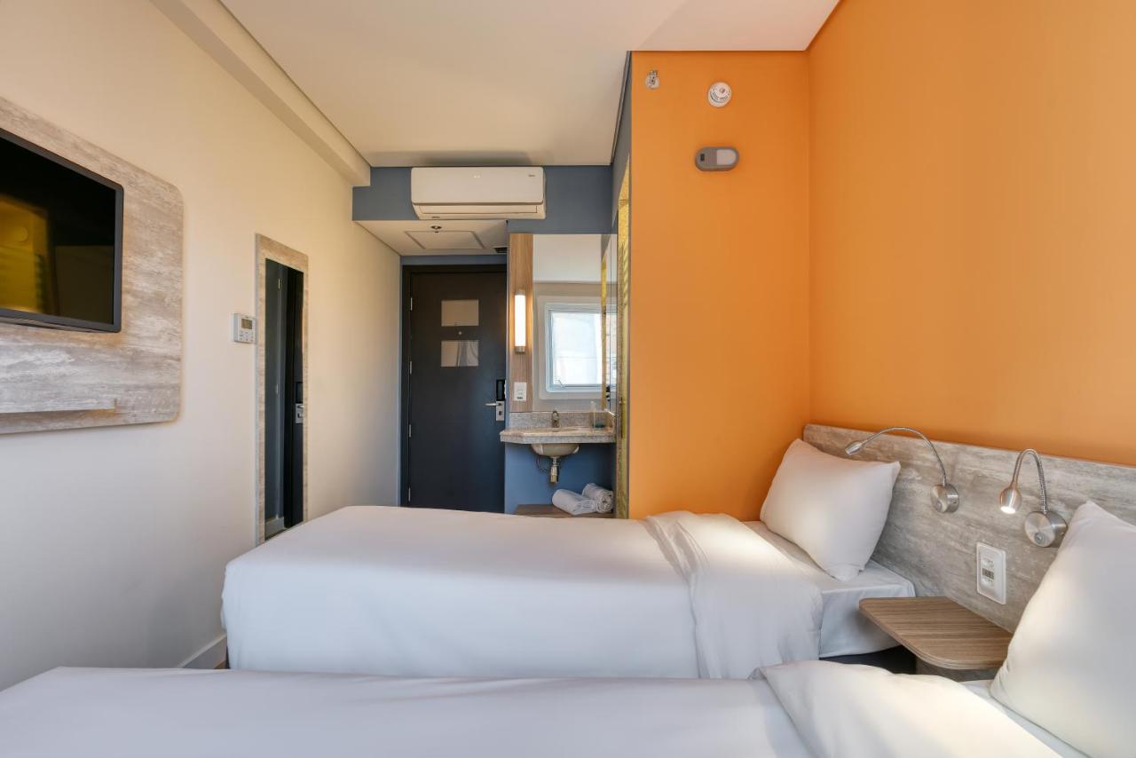 Ibis Budget Bh Savassi เบโลโอรีซอนชี ภายนอก รูปภาพ